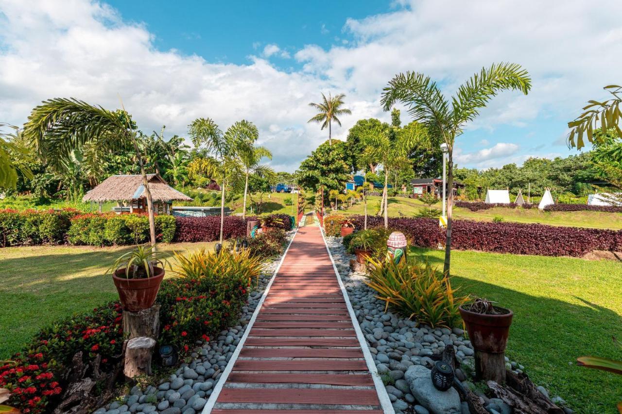 Your Brothers House Tribal Village Legazpi Esterno foto
