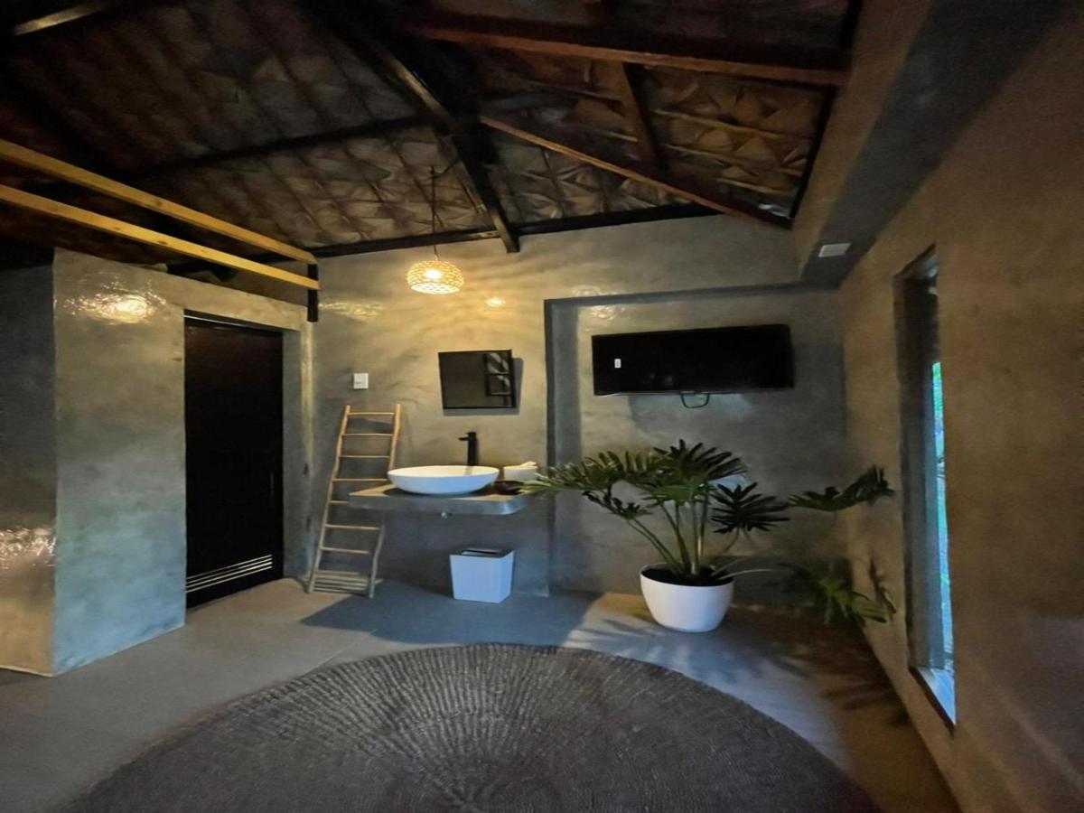 Your Brothers House Tribal Village Legazpi Esterno foto