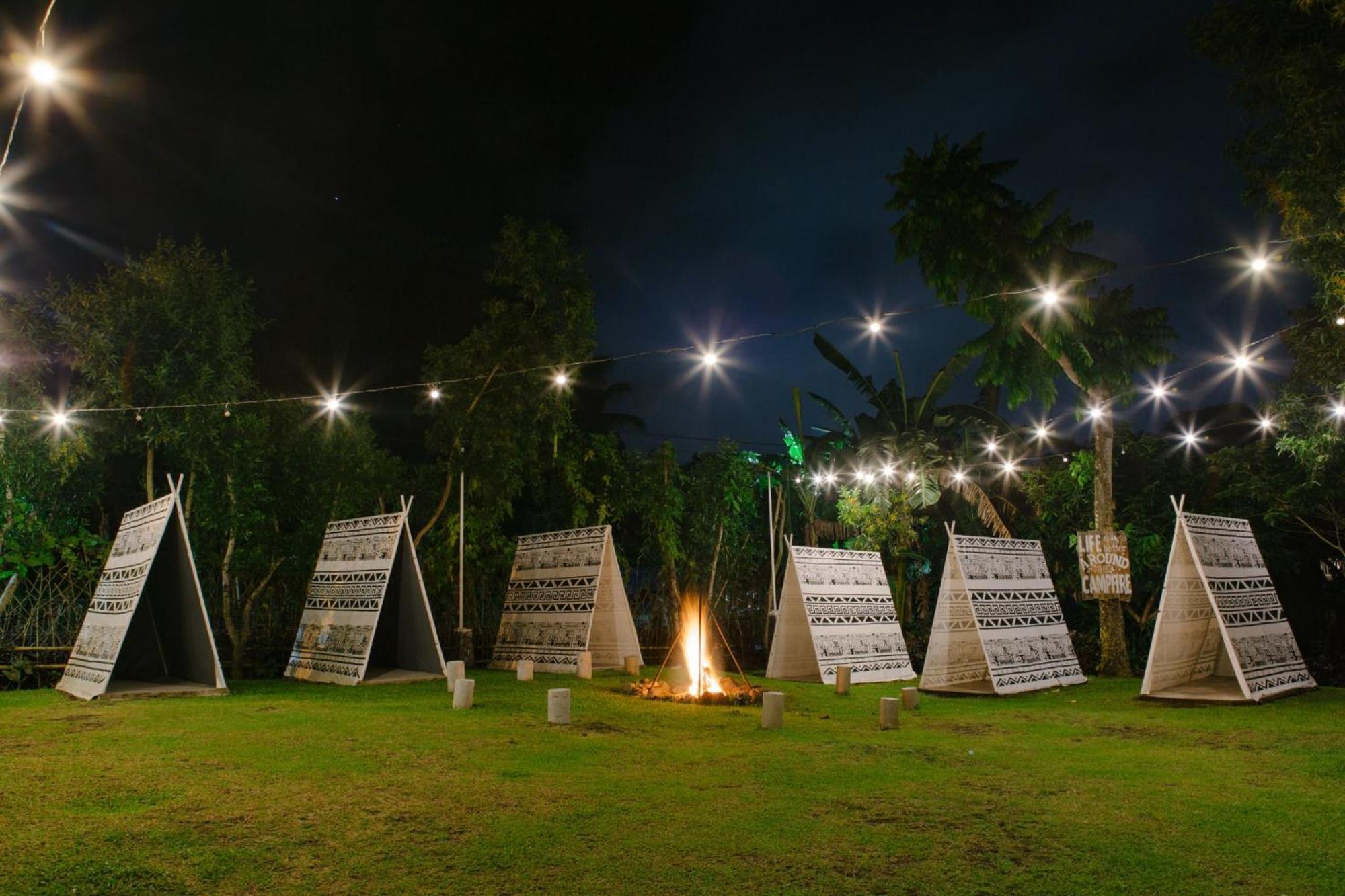 Your Brothers House Tribal Village Legazpi Esterno foto