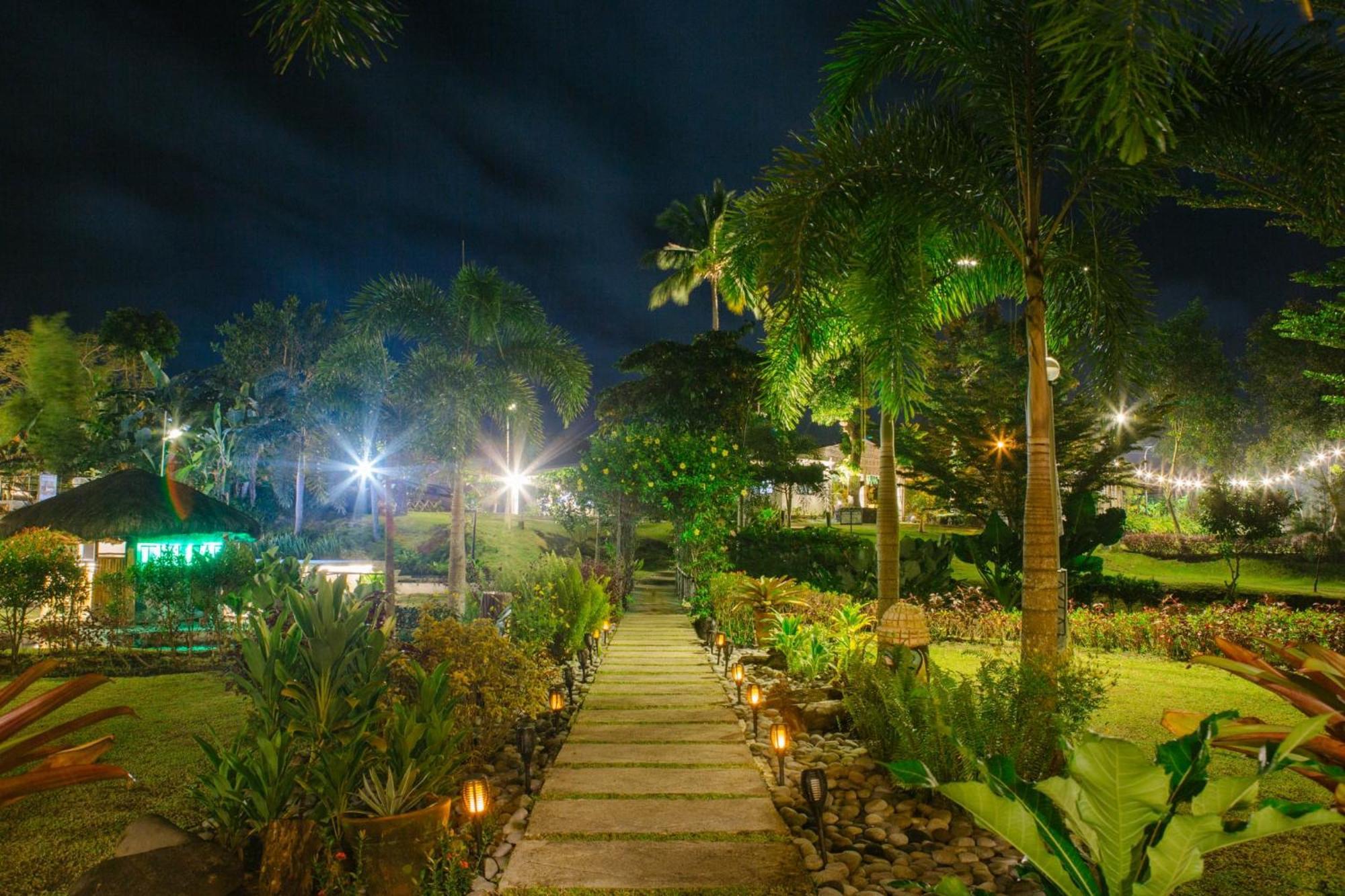 Your Brothers House Tribal Village Legazpi Esterno foto